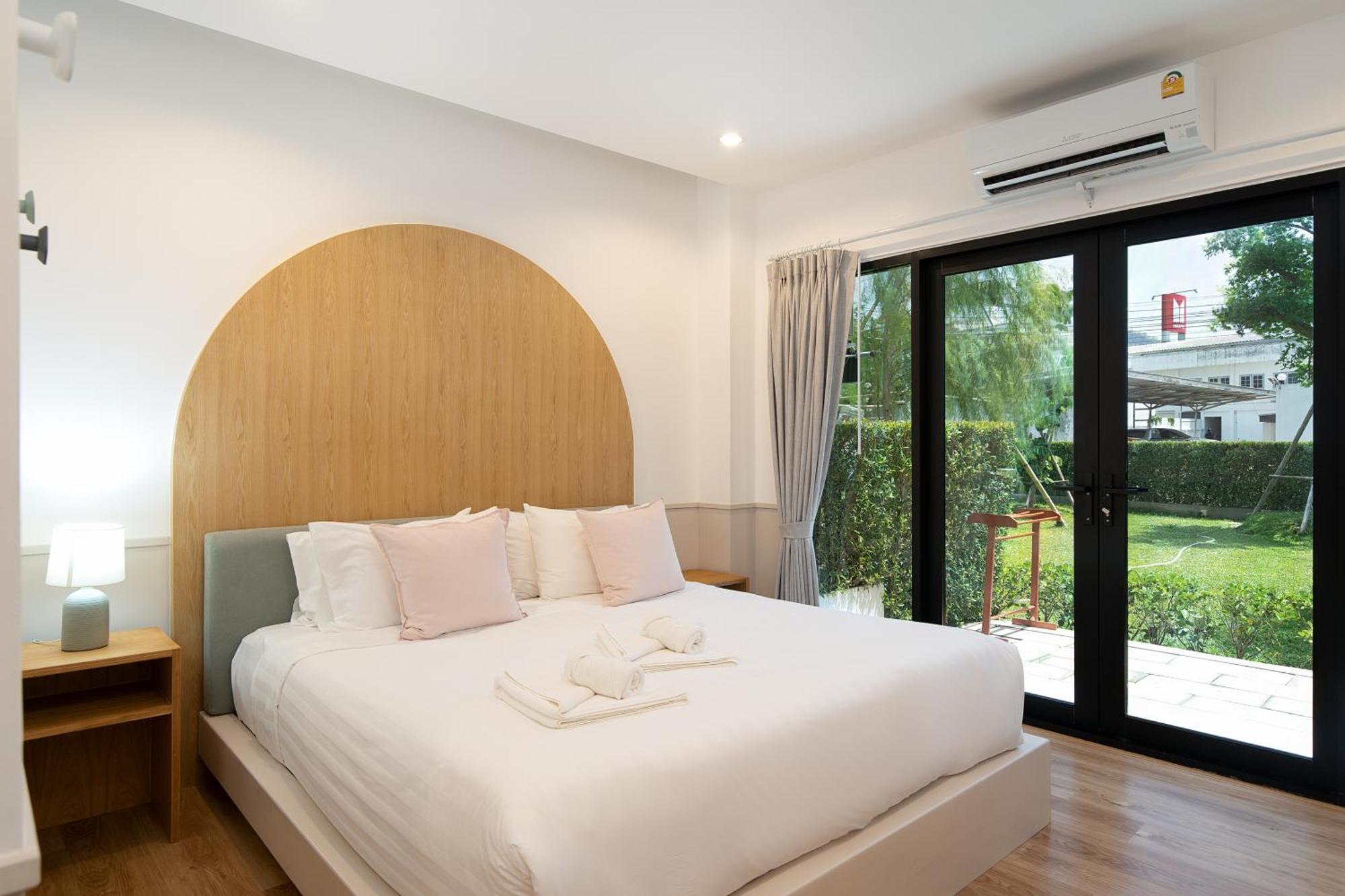 The Modeva Hotel Канчанабури Стая снимка